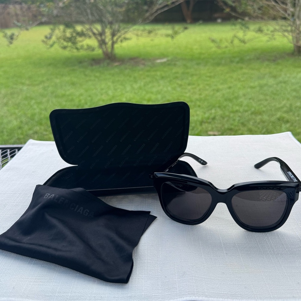 Balenciaga Wayfarer Sunglasses - Picture 11 of 15